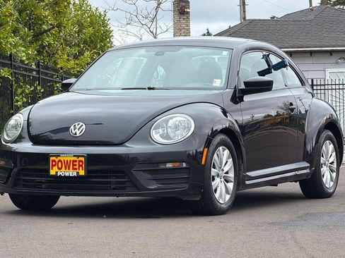 Used 2017 Volkswagen Beetle 1.8T S image 8