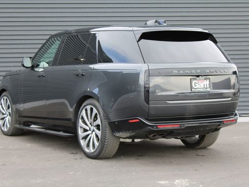 Used 2025 Land Rover Range Rover Long Wheelbase Autobiography image 7