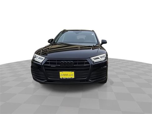 Used 2019 Audi Q5 2.0T Premium Plus w/ Premium Plus Package image 3