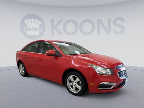 Used 2016 Chevrolet Cruze LT w/ Technology Package image 7