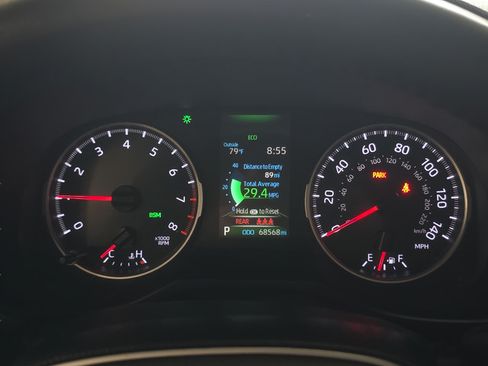 Used 2021 Toyota RAV4 XLE Premium AWD/4WD image 17