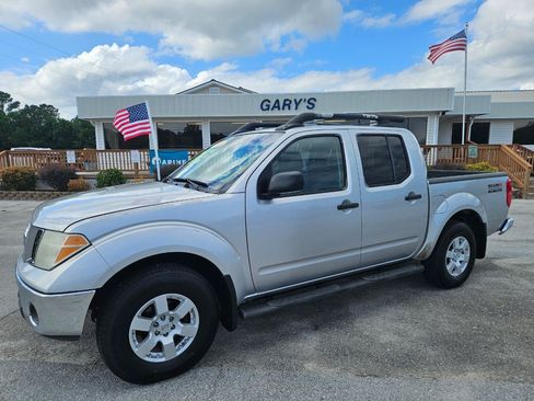 Used 2005 Nissan Frontier NISMO w/ (J01) Sunroof Pkg AWD/4WD image 2