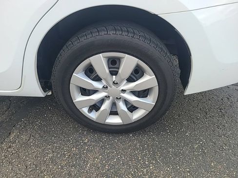Used 2016 Toyota Corolla LE FWD image 9