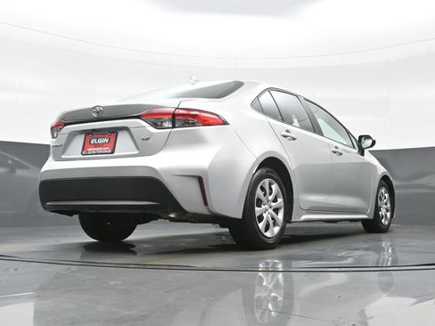 Used 2025 Toyota Corolla LE FWD image 29