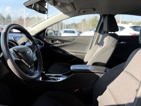 Used 2024 Chevrolet Malibu LT image 11