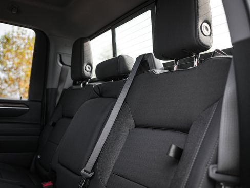 Used 2025 Chevrolet Silverado 2500 LT image 29