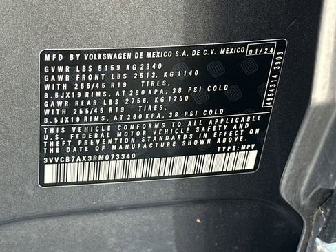 Certified 2024 Volkswagen Tiguan SE R-Line image 37