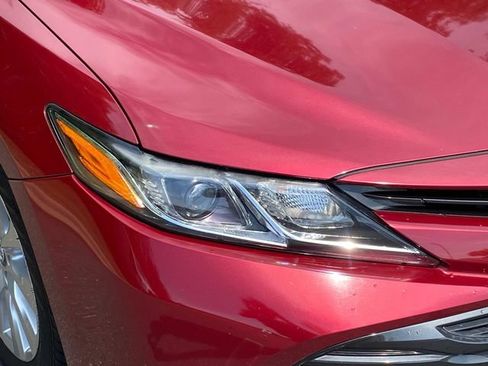 Used 2020 Toyota Camry LE FWD image 4