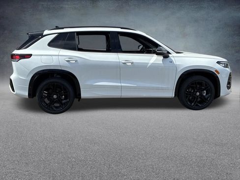 New 2026 Volkswagen Tiguan SE R-Line AWD/4WD image 6