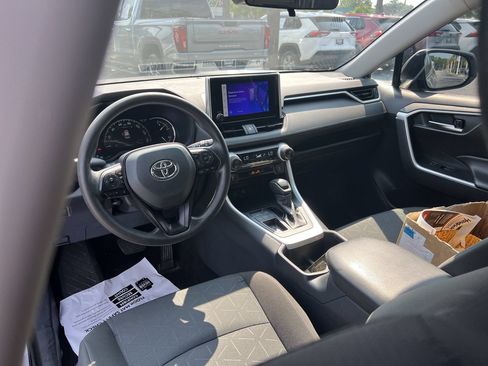 Used 2025 Toyota RAV4 XLE FWD image 29