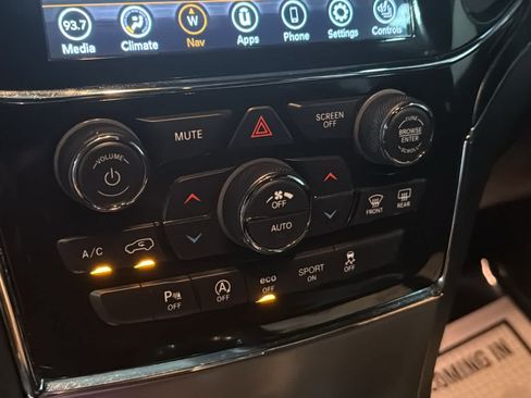 Used 2021 Jeep Grand Cherokee Limited AWD/4WD image 19