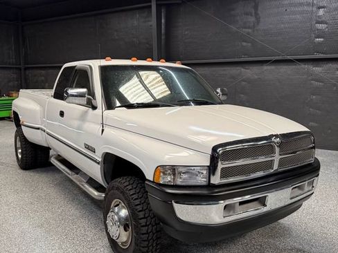 Used 1997 Dodge Ram 3500 Truck ST image 1