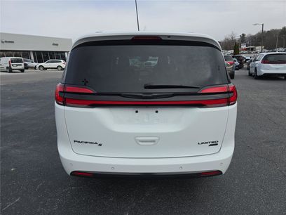 Used 2021 Chrysler Pacifica Limited w/ S Appearance Package