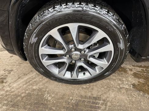 Used 2017 Jeep Grand Cherokee Overland image 28