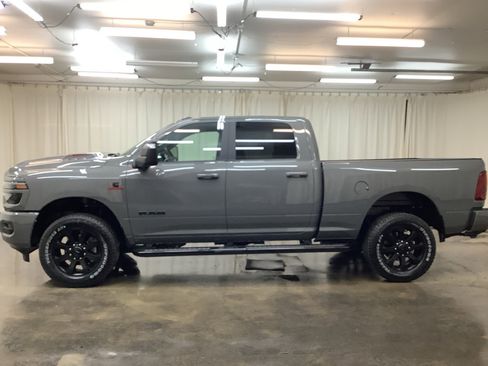 New 2026 RAM 2500 Laramie AWD/4WD image 10