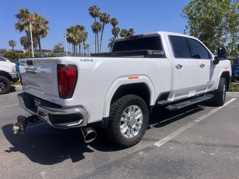 Used 2022 GMC Sierra 2500 SLT w/ SLT Preferred Package AWD/4WD image 2
