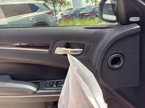 Used 2019 Chrysler 300 S RWD image 10