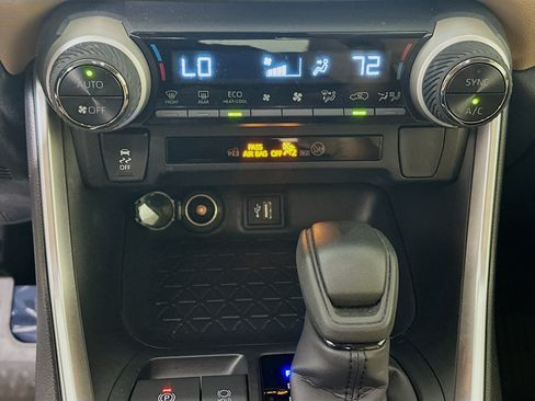 Certified 2025 Toyota RAV4 LE AWD/4WD image 22