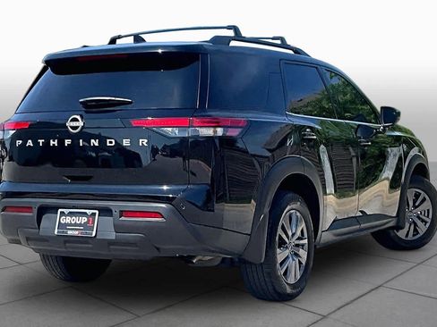 Used 2025 Nissan Pathfinder SV FWD image 13