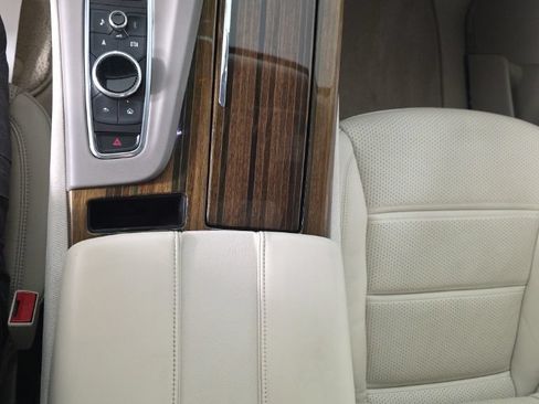 Used 2022 Cadillac Escalade Premium Luxury Platinum AWD/4WD image 21
