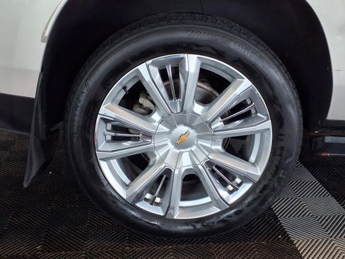 Used 2021 Chevrolet Suburban High Country AWD/4WD image 9
