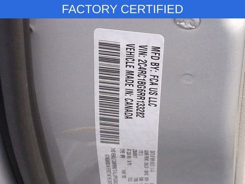 Certified 2024 Chrysler Pacifica Touring-L image 38