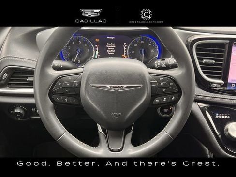 Used 2025 Chrysler Pacifica Limited FWD image 11