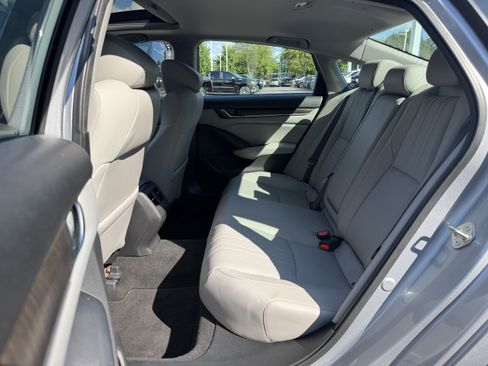Used 2018 Honda Accord EX-L image 32