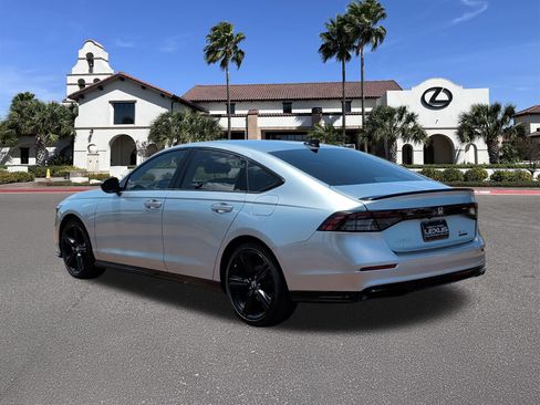 Used 2024 Honda Accord Sport image 4