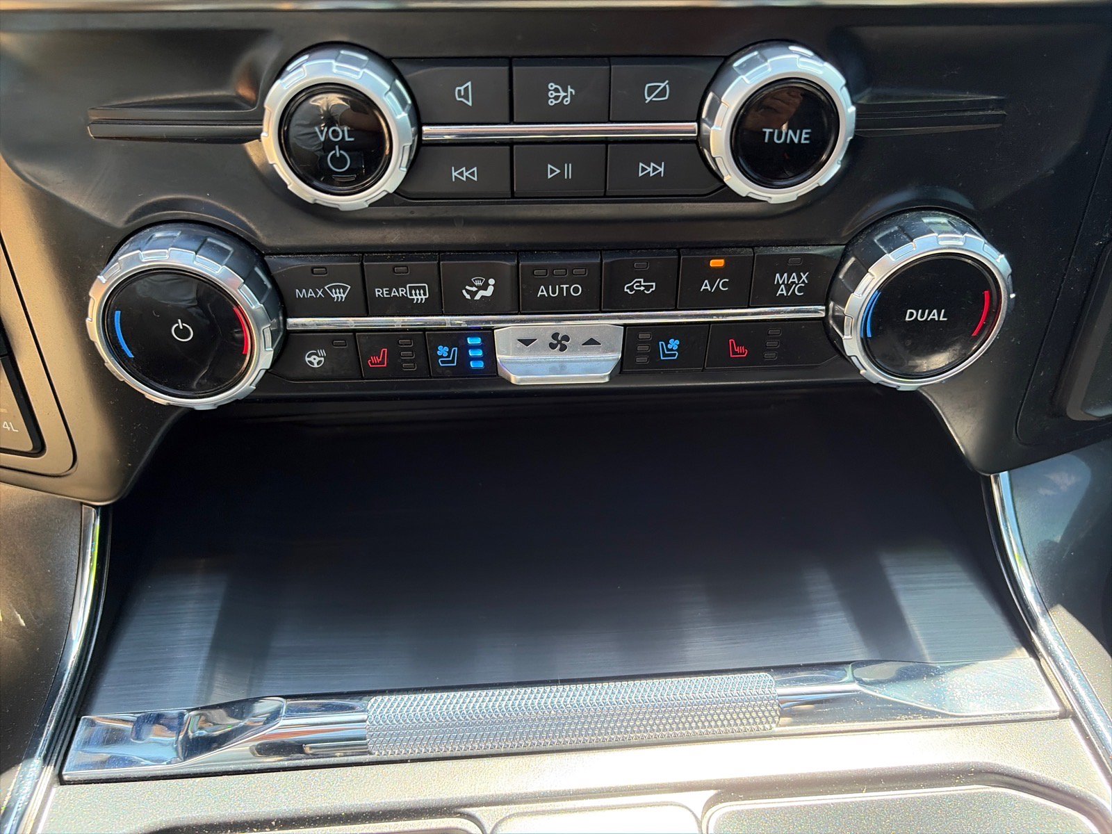 Used 2023 Ford F150 Lariat w/ Equipment Group 502A High AWD/4WD image 23