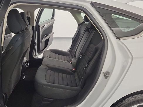 Used 2020 Ford Fusion SE FWD image 27