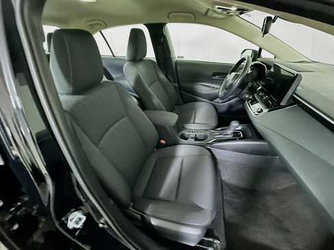 Used 2025 Toyota Corolla LE image 29