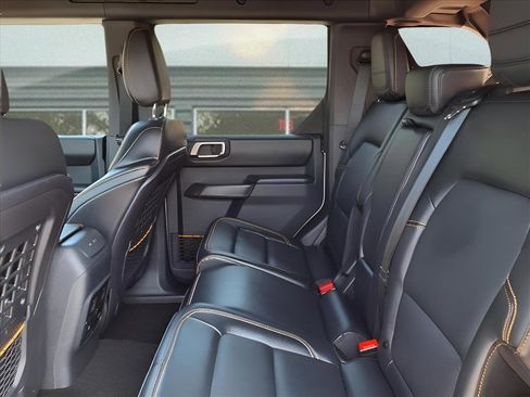 Used 2024 Ford Bronco Badlands image 12