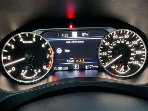 Used 2023 Nissan Altima 2.5 SV w/ SV Premium Package image 19