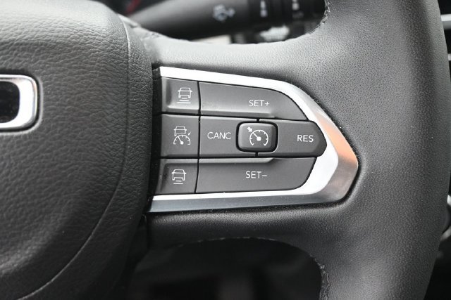 Used 2025 Jeep Compass Limited AWD/4WD image 18