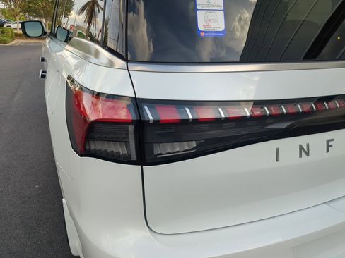 New 2026 INFINITI QX80 Luxe image 10