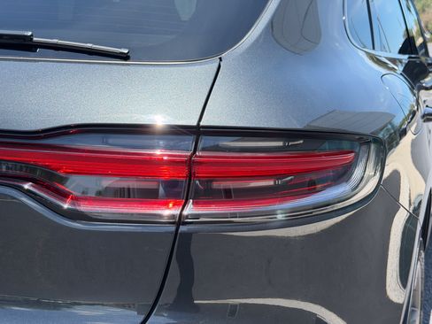 Used 2023 Porsche Macan AWD/4WD image 13