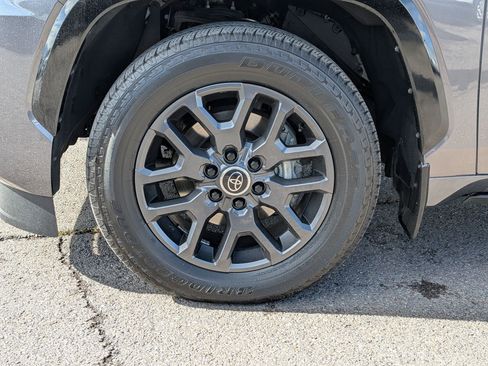 Used 2024 Toyota Sequoia Platinum AWD/4WD image 11