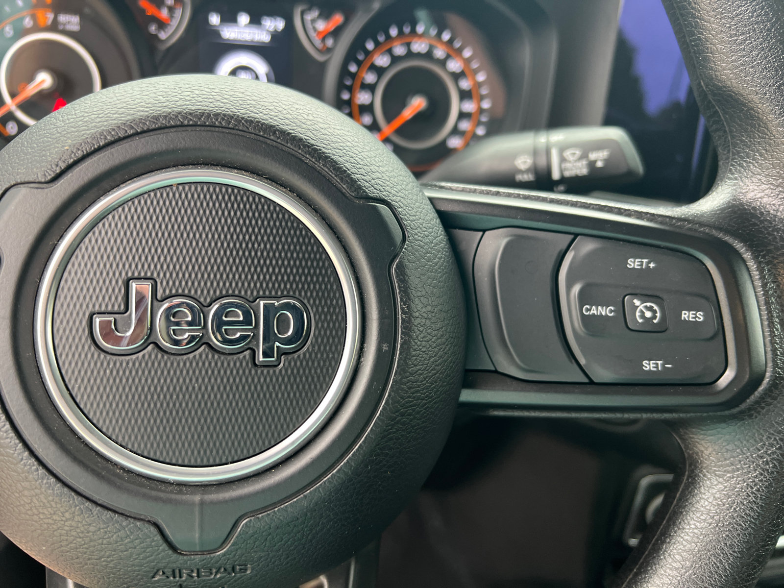 Used 2025 Jeep Gladiator Sport AWD/4WD image 30