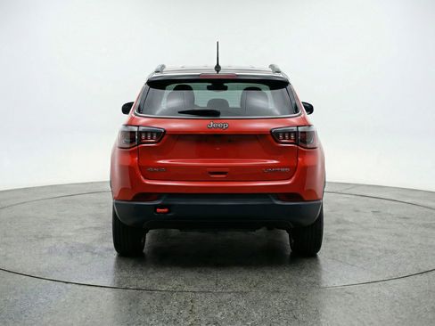 Used 2025 Jeep Compass Trailhawk AWD/4WD image 7