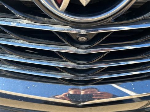 Used 2024 Buick Enclave Premium image 3