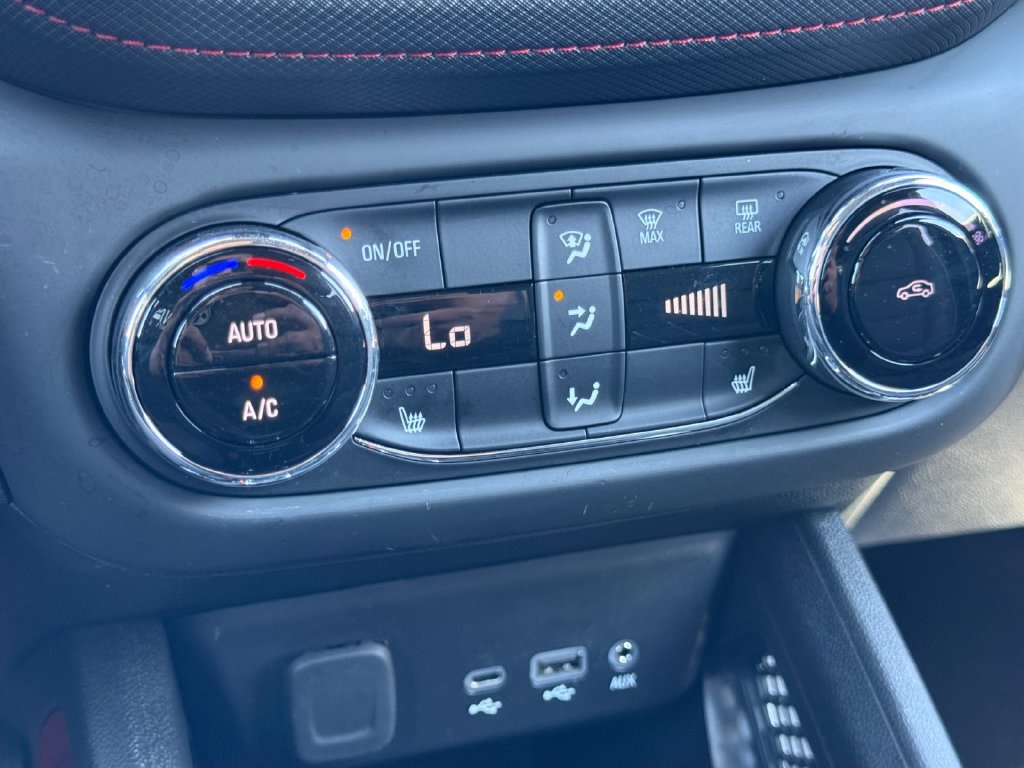 Used 2023 Chevrolet TrailBlazer RS w/ Convenience Package AWD/4WD image 17
