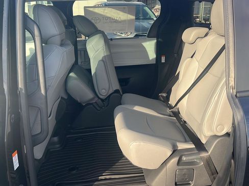 New 2026 Toyota Sienna XLE image 11