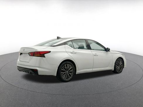 Used 2026 Nissan Altima 2.5 SV FWD image 9