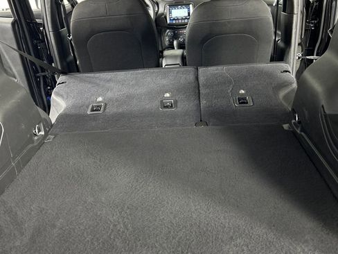 Used 2023 Jeep Renegade Latitude image 20