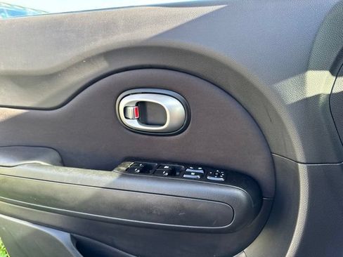 Used 2015 Kia Soul FWD image 26
