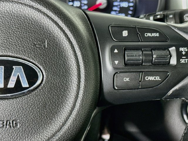 Used 2017 Kia Sorento FWD image 12