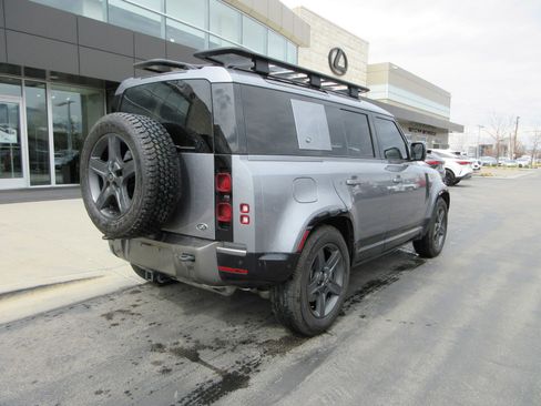 Used 2022 Land Rover Defender 110 X-Dynamic HSE image 9