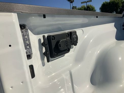 New 2026 RAM 2500 Laramie AWD/4WD image 9