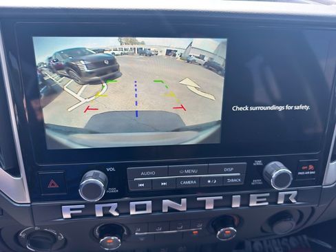 Used 2025 Nissan Frontier SV AWD/4WD image 24